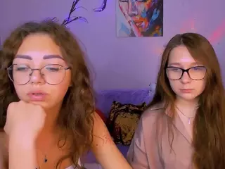 kiki-swan's Live Sex Cam Show