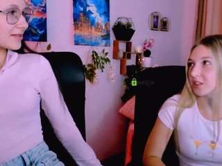 Live cam show with mona-cloud