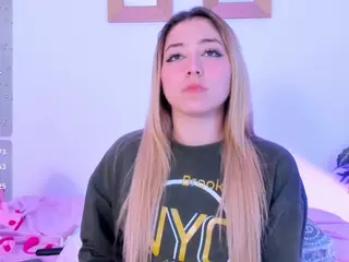 PatyLawrence's Live Sex Cam Show