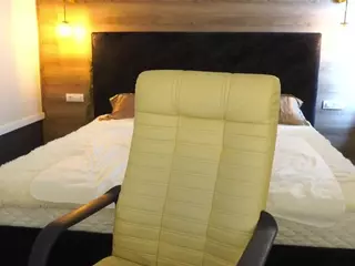 AmanetMe's Live Sex Cam Show