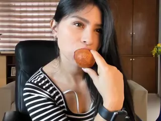 Catalinaa-Santana's Live Sex Cam Show
