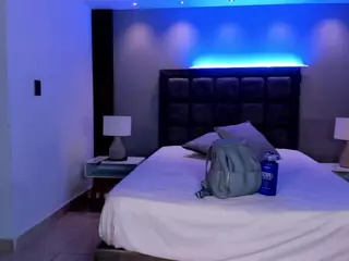 Catalinaa-Santana's Live Sex Cam Show