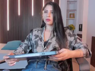 Catalinaa-Santana's Live Sex Cam Show