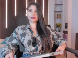 Catalinaa-Santana's Live Sex Cam Show