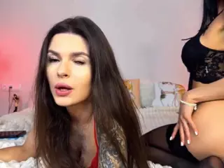 KiraBlackEyes's Live Sex Cam Show