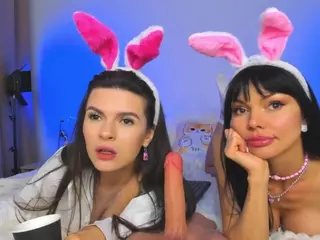 KiraBlackEyes's Live Sex Cam Show