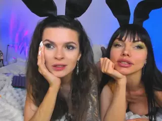 KiraBlackEyes's Live Sex Cam Show