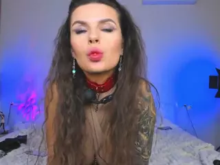 KiraBlackEyes's Live Sex Cam Show