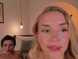 KiraBlackEyes's Live Sex Cam Show