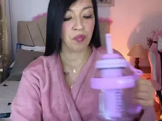 Maju-Evans's Live Sex Cam Show
