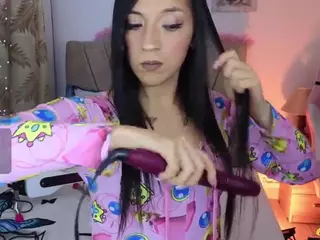 Maju-Evans's Live Sex Cam Show