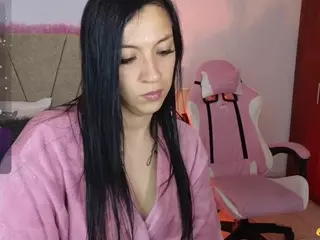 Maju-Evans's Live Sex Cam Show