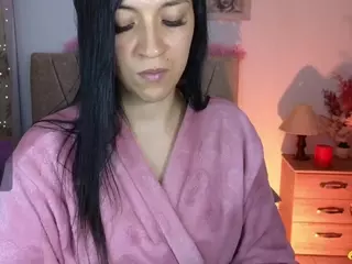 Maju-Evans's Live Sex Cam Show