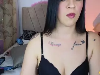 Maju-Evans's Live Sex Cam Show
