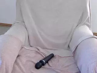 Perfect-Moans's Live Sex Cam Show