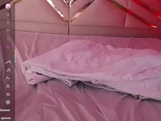 playfulcurvyy's Live Sex Cam Show