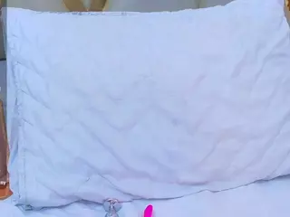 playfulcurvyy's Live Sex Cam Show
