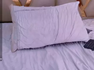 playfulcurvyy's Live Sex Cam Show
