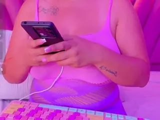 playfulcurvyy's Live Sex Cam Show