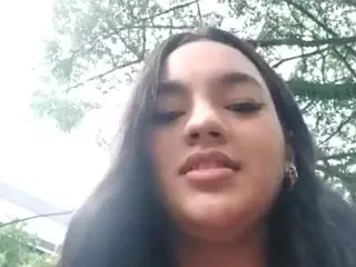 xvarelylegalx's Live Sex Cam Show