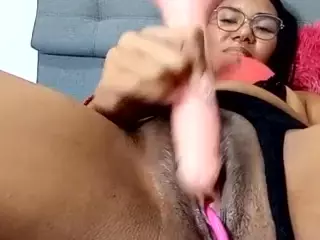 xvarelylegalx's Live Sex Cam Show