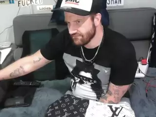 cloudycuddler's Live Sex Cam Show