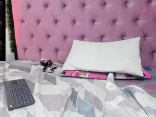kendall-star1's Live Sex Cam Show