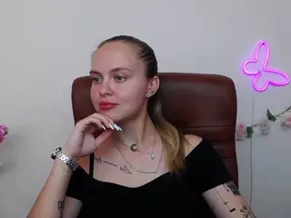 KhaleesiMoon's Live Sex Cam Show