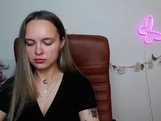 KhaleesiMoon's Live Sex Cam Show