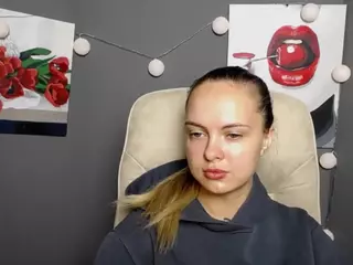 KhaleesiMoon's Live Sex Cam Show