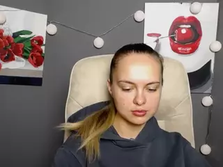KhaleesiMoon's Live Sex Cam Show