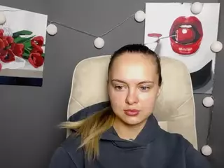 KhaleesiMoon's Live Sex Cam Show