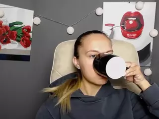 KhaleesiMoon's Live Sex Cam Show