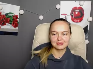 KhaleesiMoon's Live Sex Cam Show