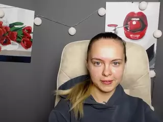 KhaleesiMoon's Live Sex Cam Show
