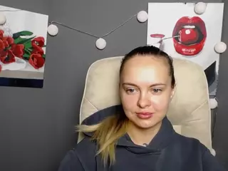 KhaleesiMoon's Live Sex Cam Show