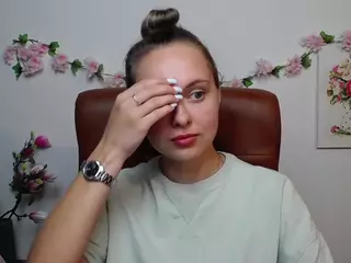 KhaleesiMoon's Live Sex Cam Show