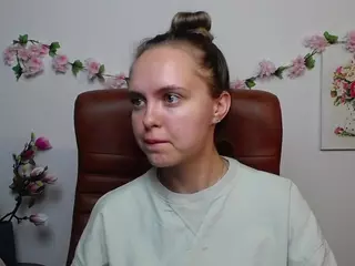KhaleesiMoon's Live Sex Cam Show