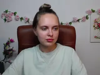 KhaleesiMoon's Live Sex Cam Show