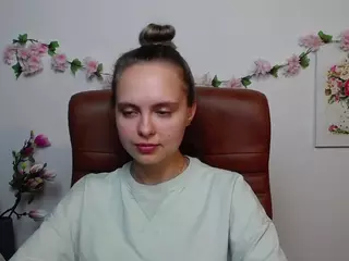 KhaleesiMoon's Live Sex Cam Show