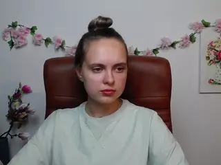 KhaleesiMoon's Live Sex Cam Show