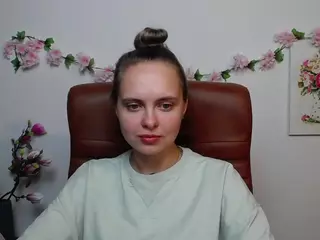 KhaleesiMoon's Live Sex Cam Show