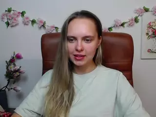 KhaleesiMoon's Live Sex Cam Show