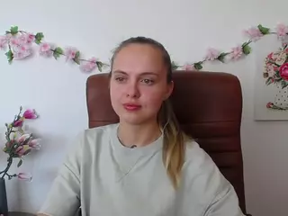KhaleesiMoon's Live Sex Cam Show