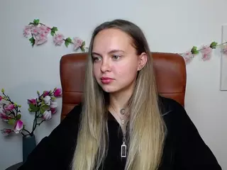 KhaleesiMoon's Live Sex Cam Show