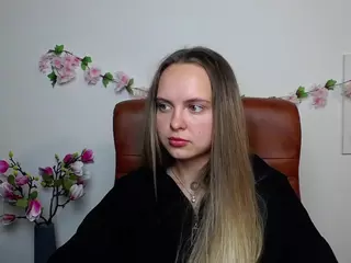 KhaleesiMoon's Live Sex Cam Show