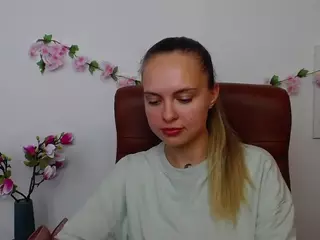 KhaleesiMoon's Live Sex Cam Show