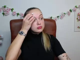 KhaleesiMoon's Live Sex Cam Show