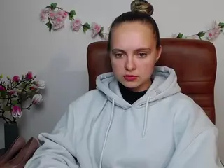 KhaleesiMoon's Live Sex Cam Show