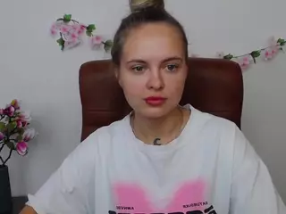 KhaleesiMoon's Live Sex Cam Show